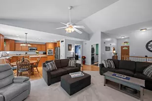 861 Prairie Ridge Dr, Woodstock, IL 60098 - Photo 17