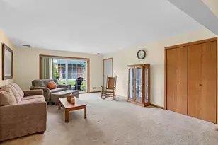8058 Autobahn Dr S, Palos Park, IL 60464 - Photo 5