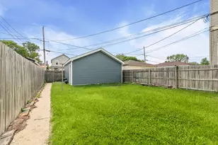 4915 W Winnemac Ave, Chicago, IL 60630 - Photo 3