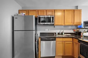 655 W Irving Park Rd, Chicago, IL 60613 - Photo 25