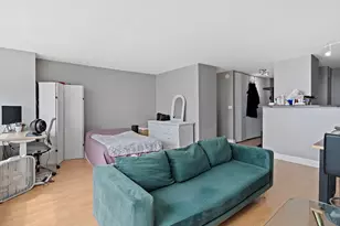 655 W Irving Park Rd, Chicago, IL 60613 - Photo 23