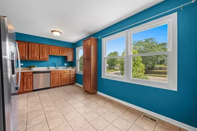 1015 Denham Place, Schaumburg, IL 60194 - Photo 7