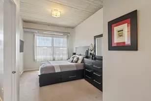 3260 N Clark St, Chicago, IL 60657 - Photo 9
