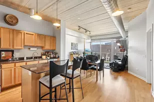 3260 N Clark St, Chicago, IL 60657 - Photo 3
