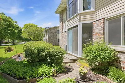2630 Mitchell Drive #4, Woodridge, IL 60517 - Photo 3