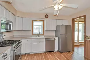 5532 Oak Center Dr, Oak Lawn, IL 60453 - Photo 7