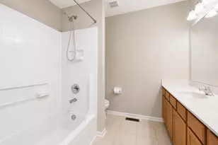 3159 Saganashkee Ln, Naperville, IL 60564 - Photo 15