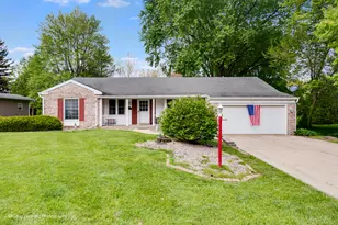 240 Park Crest Dr, Freeport, IL 61032 - Photo 1
