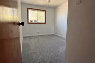 9594 S Colfax Ave, Chicago, IL 60617 - Photo 11
