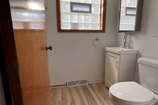 9594 S Colfax Ave, Chicago, IL 60617 - Photo 7