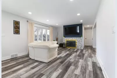 730 Skyline Drive, Barrington, IL 60010 - Photo 5