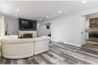 730 Skyline Drive, Barrington, IL 60010 - Photo 7