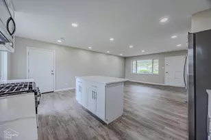 430 Bode Rd, Hoffman Estates, IL 60169 - Photo 7