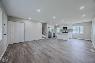 430 Bode Rd, Hoffman Estates, IL 60169 - Photo 5