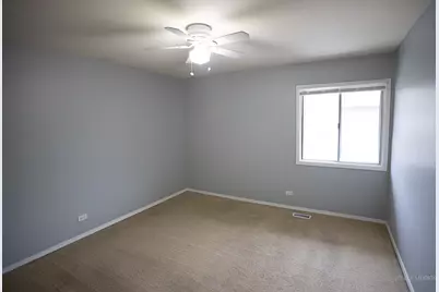 6048 Kit Carson Drive #6048, Hanover Park, IL 60133 - Photo 9