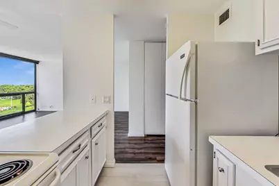4343 N Clarendon Avenue #718, Chicago, IL 60613 - Photo 5