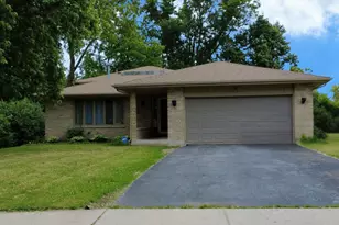 1621 Lawrence Crescent, Flossmoor, IL 60422 - Photo 1