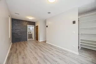 2008 W Addison St, Chicago, IL 60618 - Photo 15