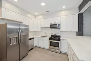 2008 W Addison St, Chicago, IL 60618 - Photo 5
