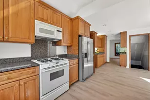 647 Sedgwick Dr, Libertyville, IL 60048 - Photo 19