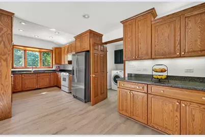 647 Sedgwick Drive, Libertyville, IL 60048 - Photo 15