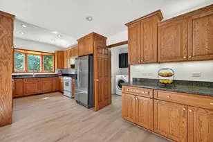 647 Sedgwick Dr, Libertyville, IL 60048 - Photo 15