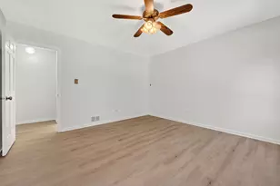 647 Sedgwick Dr, Libertyville, IL 60048 - Photo 37