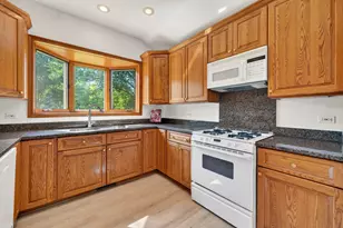 647 Sedgwick Dr, Libertyville, IL 60048 - Photo 17
