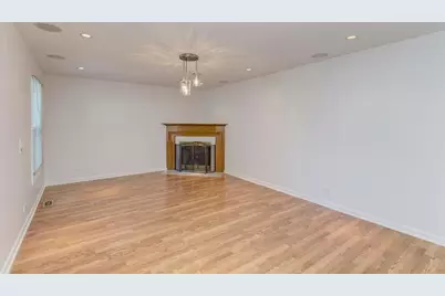 1446 Woodscreek Circle, Crystal Lake, IL 60014 - Photo 21