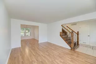 1446 Woodscreek Cir, Crystal Lake, IL 60014 - Photo 9