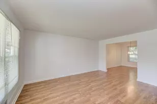 1446 Woodscreek Cir, Crystal Lake, IL 60014 - Photo 7