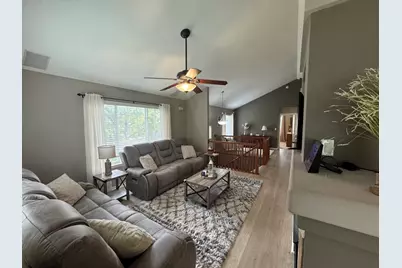 2506 Hatfield Court #0, Elgin, IL 60123 - Photo 3
