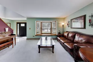 524 Edinburgh Ln, West Dundee, IL 60118 - Photo 5