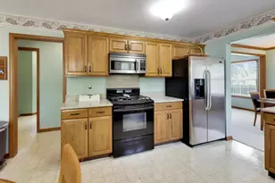 524 Edinburgh Ln, West Dundee, IL 60118 - Photo 7