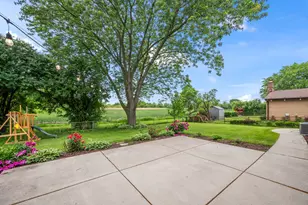 1925 Cloverdale Ct, Schaumburg, IL 60194 - Photo 37