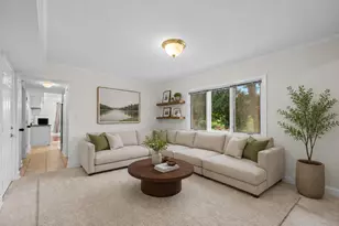 1925 Cloverdale Ct, Schaumburg, IL 60194 - Photo 17