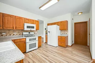 20827 W Honeysuckle Ct, Plainfield, IL 60544 - Photo 9