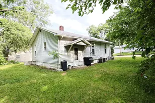 416 E Elm St, Salem, IL 62881 - Photo 13