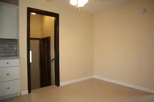 8755 S Fairfield Ave, Evergreen Park, IL 60805 - Photo 9