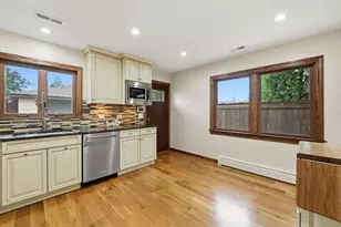 1434 Heidorn Ave, Westchester, IL 60154 - Photo 9