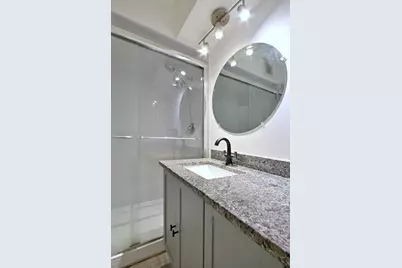 333 S East Avenue #202, Oak Park, IL 60302 - Photo 21