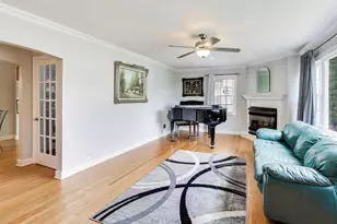213 E Ellis Ave, Libertyville, IL 60048 - Photo 3