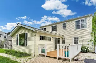 213 E Ellis Ave, Libertyville, IL 60048 - Photo 33