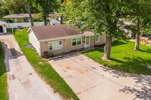 1702 S Plum St, Pontiac, IL 61764 - Photo 3