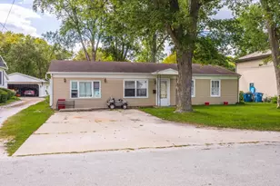 1702 S Plum St, Pontiac, IL 61764 - Photo 5