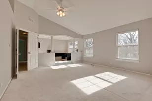 [Address not provided], Buffalo Grove, IL 60089 - Photo 5