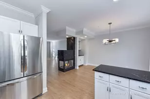 850 Shandrew Dr, Naperville, IL 60540 - Photo 9