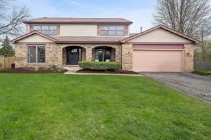 612 Stuart Dr, Carol Stream, IL 60188 - Photo 1