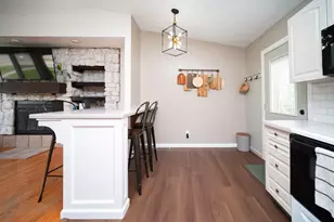 1119 Evans Ave, Machesney Park, IL 61115 - Photo 7
