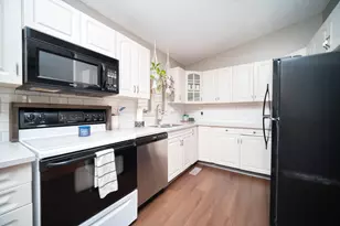 1119 Evans Ave, Machesney Park, IL 61115 - Photo 9